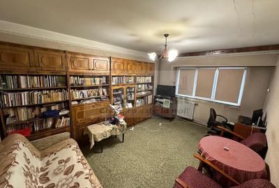 Apartament cu 3 camere decomandat în Bd. Independenței