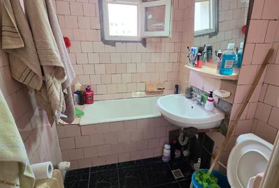 1 Decembrie 1918, Trapezului intersectie Prevederii, 3 minute metrou - 10