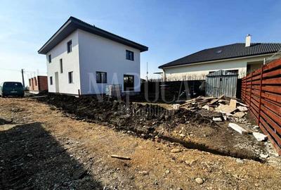 Casă cu 4 camere în Jucu de Mijloc