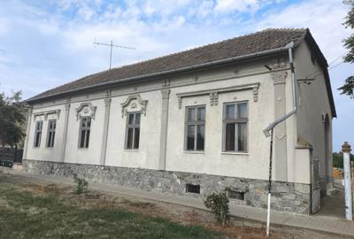 CASA DE VANZARE IN COMLOSU MIC - 1