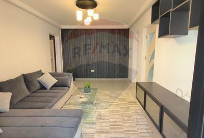 Apartament cu 3 camere semidecomandat, mobilat în Micro 19