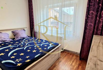 Ofer spre închiriere apartament 3 camere,2 bai, zona Lipovei, 400 euro/lună. - 1