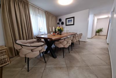 Casă individuală cu 6 camere în Central