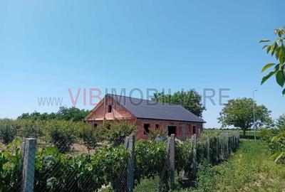 Teren intravilan 16.000 mp | Livadă mixtă | Front stradal 85 ml | Utilități comp - 4