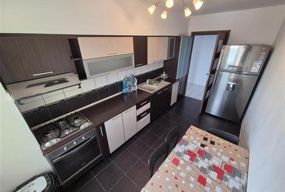 Apartament cu 4 camere decomandat în Pantelimon