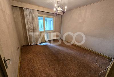 Apartament decomandat 4 camere 4 balcoane 2 bai etaj 1 Central Sibiu - 1