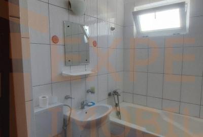 Apartament 2 camere de vanzare, situat in zona Tomis II - 10