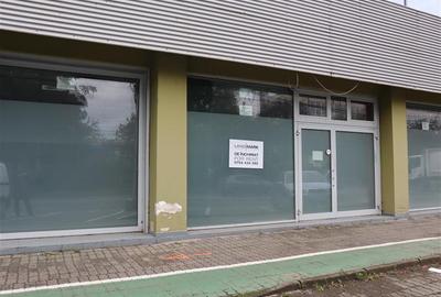 Spatiu comercial, parter, 16 metri vitrina - 1