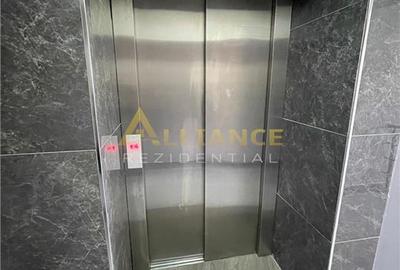 Apartament cu 3 camere sectorul 4 - 21