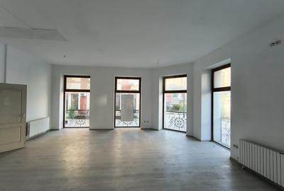 Ultracentral Promendata Stefan cel Mare-cladire interbelica diverse activitati - 6