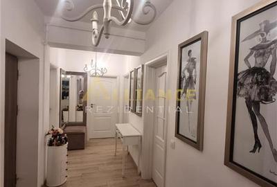 Apartament cu 3 camere decomandat, mobilat în Central