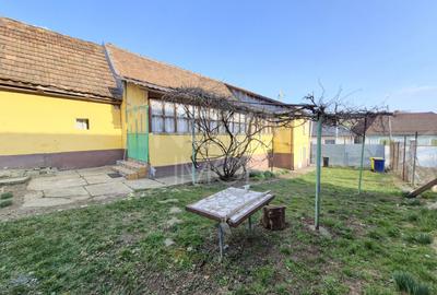 Casă individuală cu 3 camere în Marpod