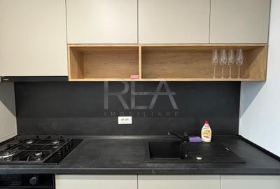 Garsoniera, Exigent Plaza - 5
