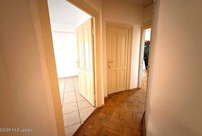 	B-dul Carol I nr. 59, 188 mpu, etaj 3, 6 camere, bloc mic - 25