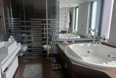 Sky Villa / Penthouse 355 - 8