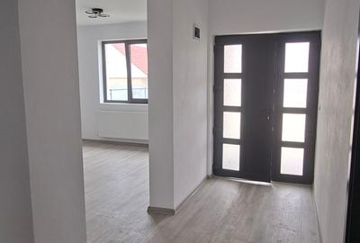 Casa cu 3 camere 80 mp, teren 650 mp, gazon, centru Holboca - 6