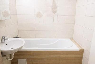 Apartament 3 camere mobilat si utilat. Parcare si boxa incluse in pret. Zona Tra - 5