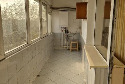 Apartament de vânzare cu 3 camere - 1