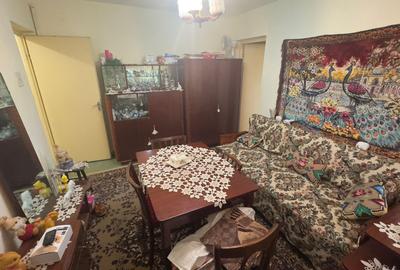 Apartament cu 3 camere semidecomandat, mobilat în Cetate