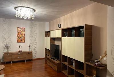 Închiriere Apartament cu 3 camere, 140 mp, parcare subterana, centrala proprie - 1