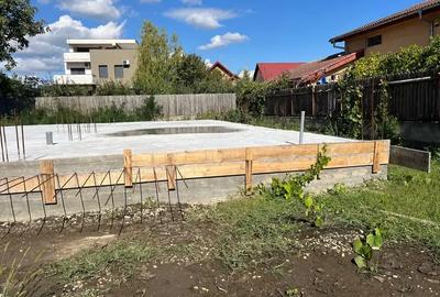 Casa la rosu / 1.328 mp teren / AC valabila / Otopeni 9 Mai - 16