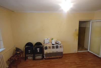 Apartament cu 3 camere semidecomandat în Tomis Nord