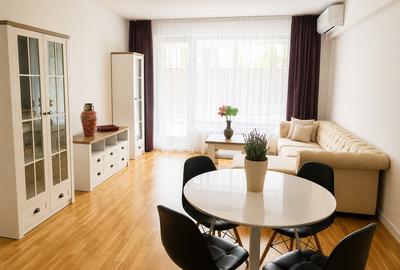 Apartament cu 3 camere decomandat, mobilat în Iancu Nicolae