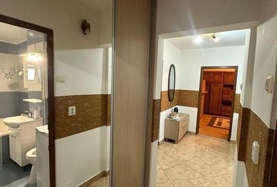 Oferta !!!! Apartament 2 camere Centrul  Civic  400 - 5