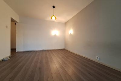 Apartament cu 3 camere decomandat în Dorobanților