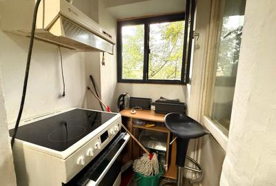 Garsoniera la 5 minute de M. Crangasi si Tramvai 41 | Bloc 1981 | Baie renovata - 9