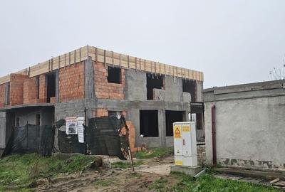 Veterani , casa construita din caramida - 9