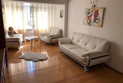 Apartament 3 camere, zona Centrala , etaj 4, renovat si mobilat - 1