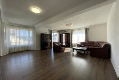 Apartament 4 camere, 2 balcoane, garaj si boxa pe str. Cometei - 1