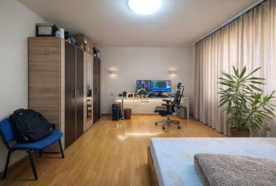 Apartament cu 3 camere semidecomandat, mobilat în Bună Ziua