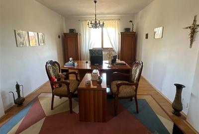 Vila | Sisesti | 10 Camere | Proprietate Rară - 9