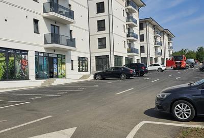 Spatiu comercial 52.5 mp pentru activitati de servicii sau birou - 1