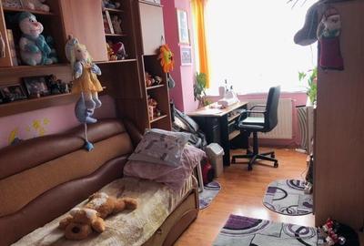 De vanzare apartament 3 camere - 1