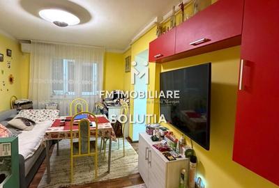 Apartament  3 camere decomandat, etajul 2 -zona Casa de Pensii - 3
