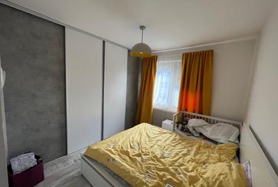 Apartament cu 3 camere, 2 băi, 66 mp + 4 mp balcon, decomandat, etaj 2/4 - 12