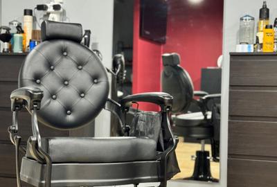 INCHIRIERE Barber Shop  - Spatiu comercial amenajat Mall Plaza, Sector 6 - 1