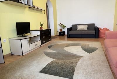Apartament cu 2 camere semidecomandat, mobilat în Central