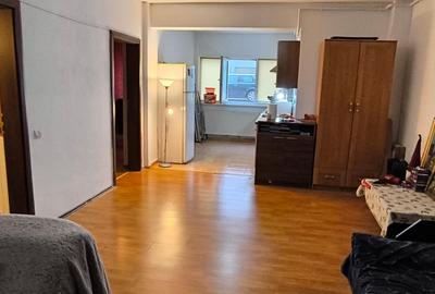 Apartament cu 2 camere semidecomandat în Calea Turzii