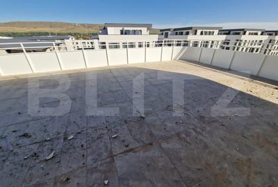 Apartament cu 3 camere semidecomandat în Florești