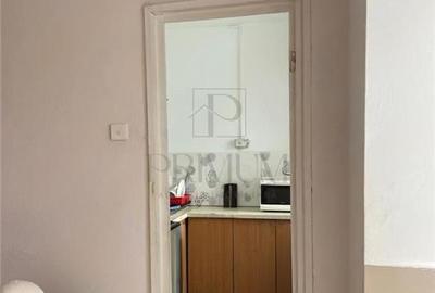 Garsonieră decomandată, mobilată în Buziașului