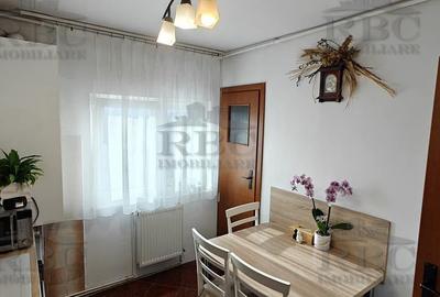 Apartament cu 3 camere, 2 bai in Marasti, zona Cernavoda !