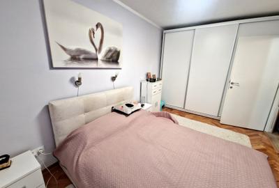 Zona Aradului bloc izolat termic, foarte bine impartit, pe doua parti,  mobilat - 1