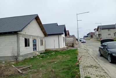 Exclusiv -Casa Valu lui Traian La roșu & termopane - 1