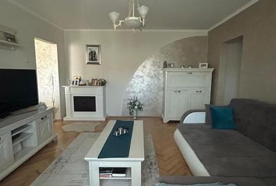 3 camere - zona LIDL Andrei Muresanu - etaj 2/4 - mobilat si utilat - balcon - 1