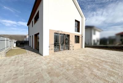 Casă individuală cu 5 camere în Chinteni