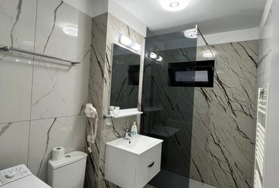-Garsoniera lux mobilata si utilata complet in primul rand la mare - 4